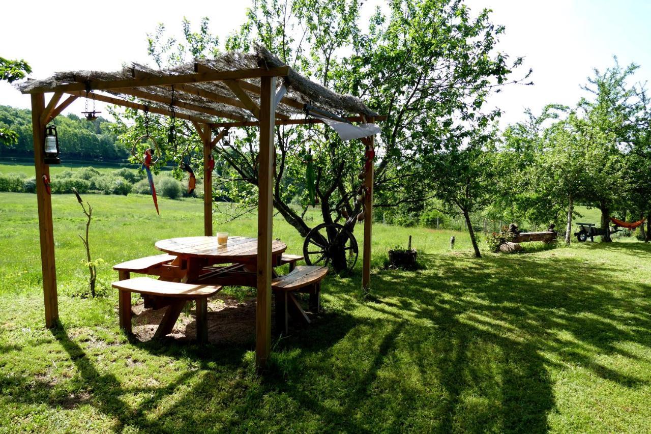 Roulotte Maisonthiers Blanot  Εξωτερικό φωτογραφία